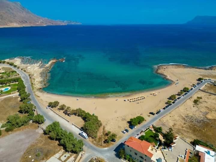 Cornelia Hippie Magic Bus Villa Kissamos Exterior photo